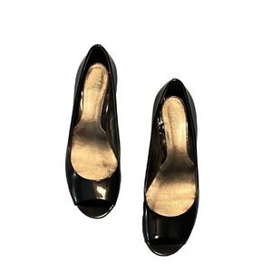Cole Haan Nike Air peep toe dress shoes. Size 7